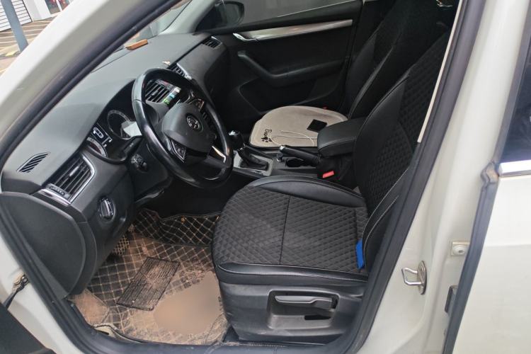 Used Skoda Octavia 2018 TSI280 DSG Luxury Edition Left Front Seat