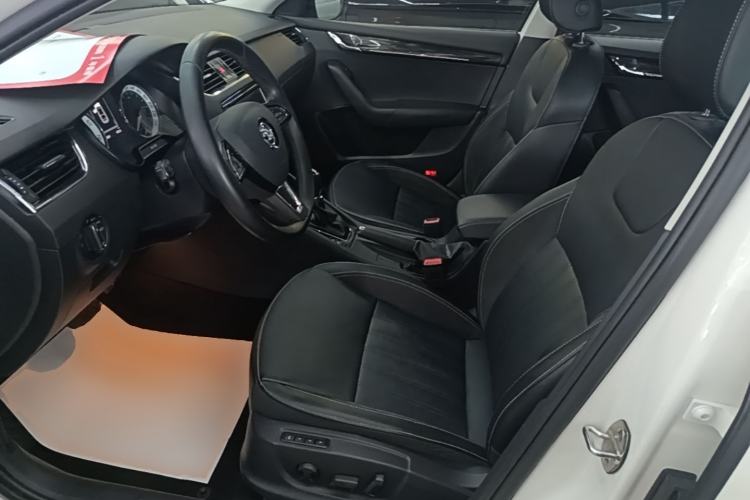 Used Skoda Octavia 2018 TSI280 DSG Flagship Edition Left Front Seat