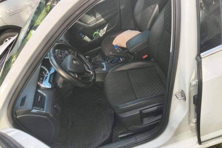 Used Skoda Octavia 2018 1.6L Automatic Luxury Edition Left Front Seat