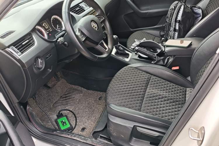 Used Skoda Octavia 2018 TSI230 DSG Luxury Edition Left Front Seat