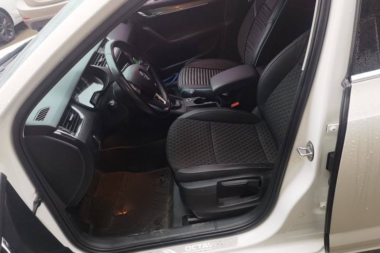 Used Skoda Octavia 2018 Station Wagon TSI280 DSG Luxury Edition Left Front Seat