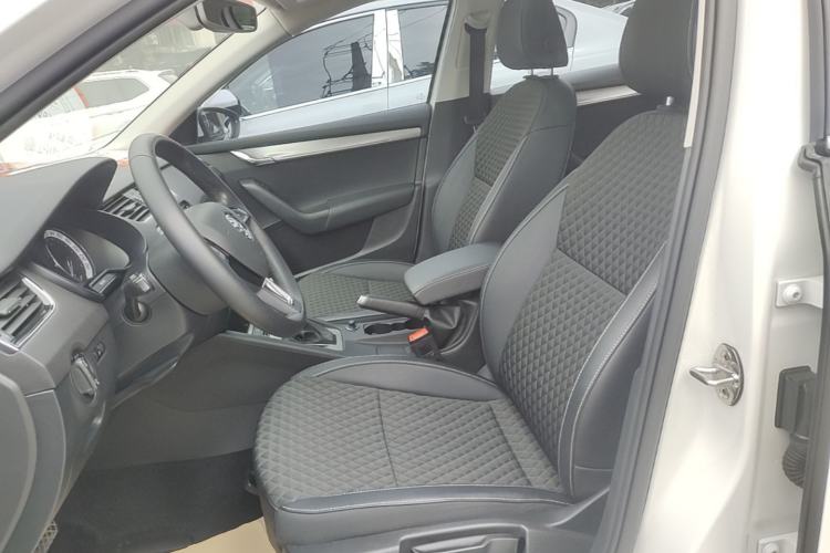 Used Skoda Octavia 2018 TSI230 DSG Luxury Edition Left Front Seat