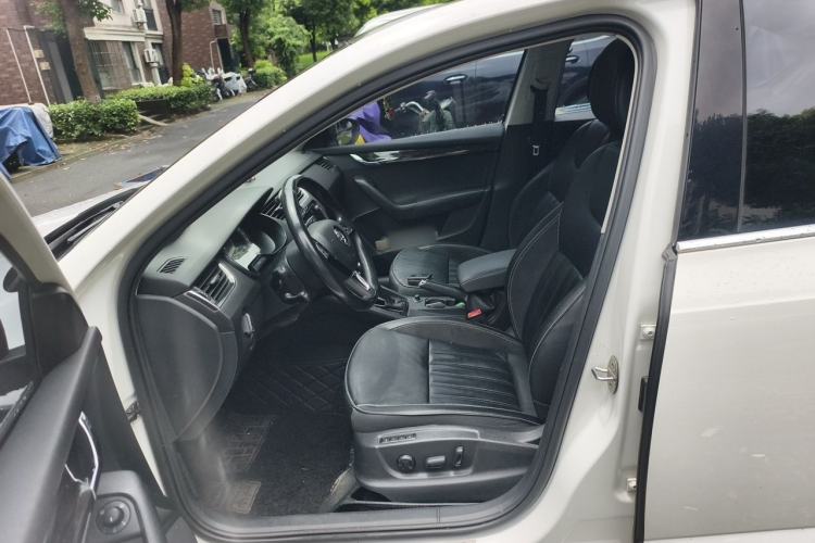Used Skoda Octavia 2018 TSI280 DSG Flagship Edition Left Front Seat