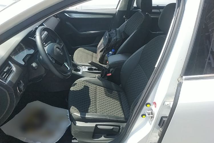 Used Skoda Octavia 2018 TSI230 DSG Luxury Edition Left Front Seat