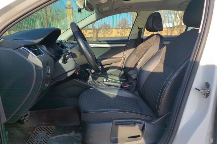 Used Skoda Octavia 2018 TSI230 DSG Luxury Edition Left Front Seat
