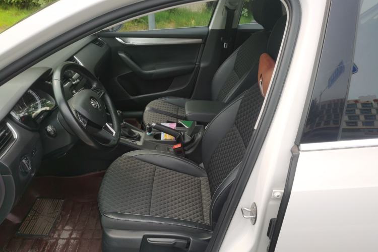 Used Skoda Octavia 2018 TSI230 DSG Luxury Edition Left Front Seat