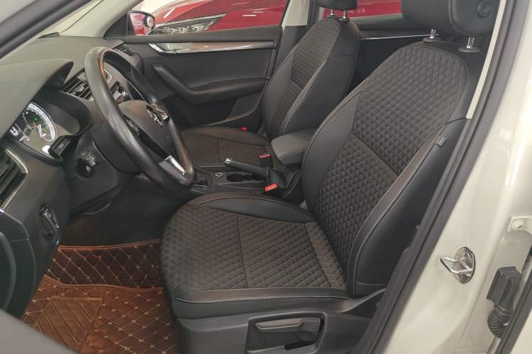 Used Skoda Octavia 2018 Station Wagon TSI280 DSG Luxury Edition Left Front Seat