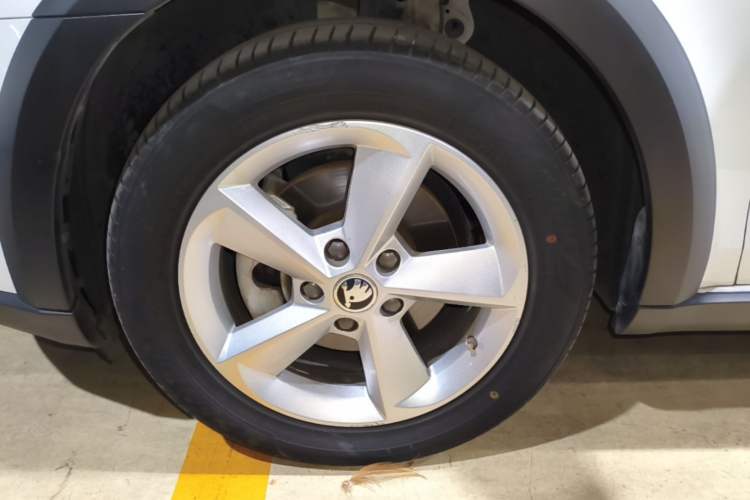 Used Skoda Octavia 2018 Station Wagon TSI230 DSG Comfort Edition Left Front Wheel Hub