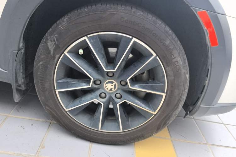 Used Skoda Octavia 2018 Station Wagon TSI230 DSG Luxury Edition Left Front Wheel Hub