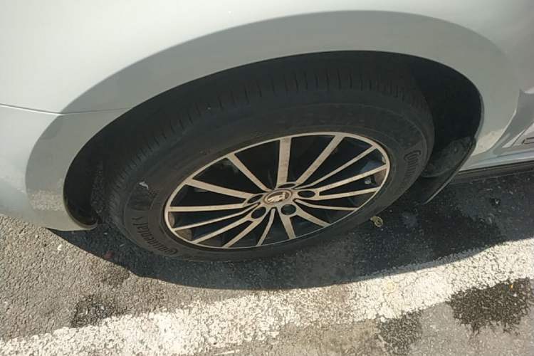 Used Skoda Octavia 2018 TSI230 DSG Luxury Edition Left Front Wheel Hub