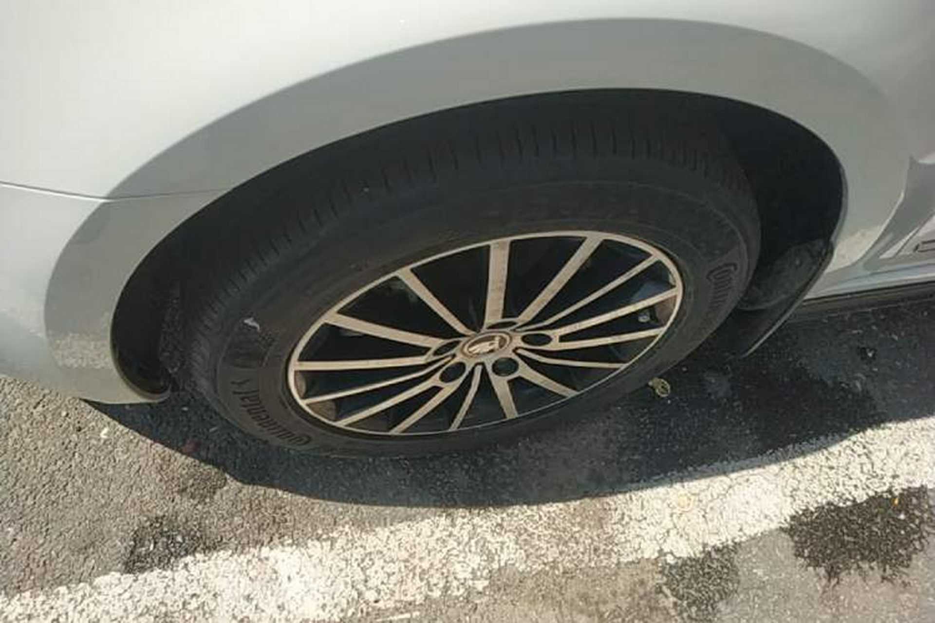 Used Skoda Octavia 2018 TSI230 DSG Luxury Edition Left Front Wheel Hub