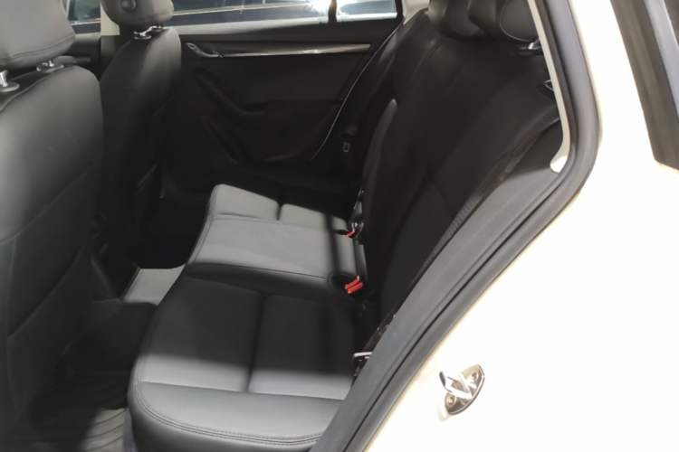 Used Skoda Octavia 2018 Station Wagon TSI230 DSG Comfort Edition Left Rear Seat