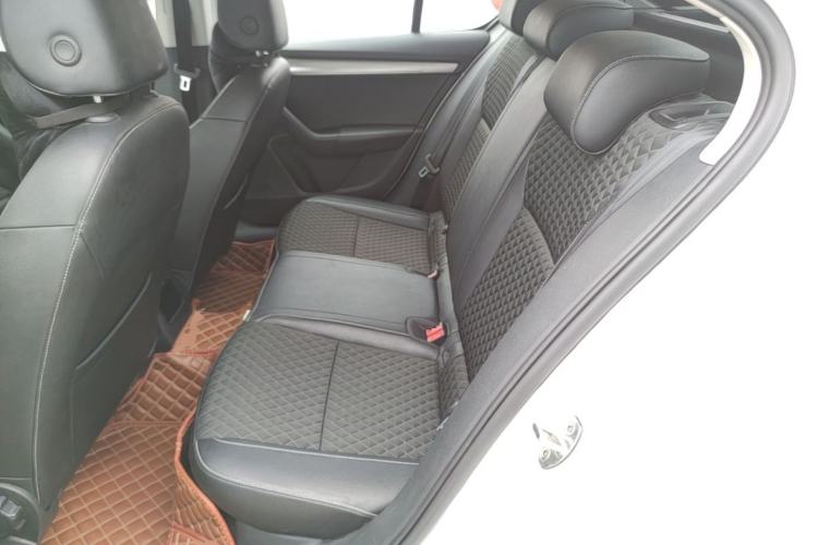 Used Skoda Octavia 2018 1.6L Automatic Luxury Edition Left Rear Seat