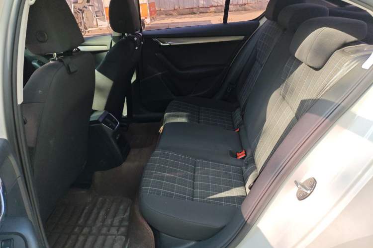Used Skoda Octavia 2018 TSI230 DSG Comfort Edition Left Rear Seat