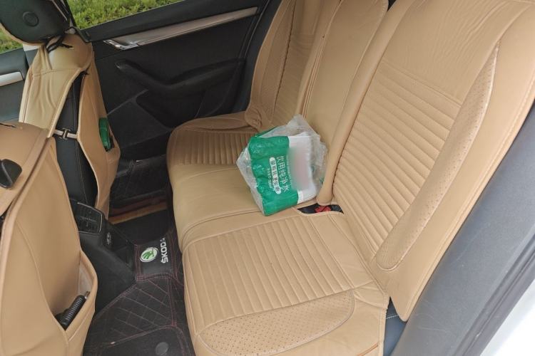 Used Skoda Octavia 2018 1.6L Automatic Luxury Edition Left Rear Seat