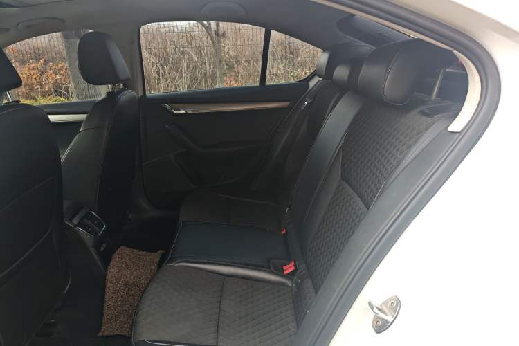 Used Skoda Octavia 2018 1.6L Automatic Luxury Edition Left Rear Seat