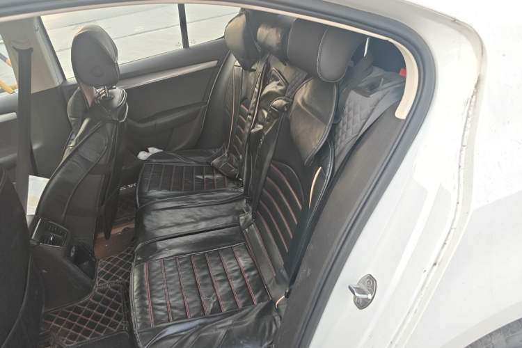 Used Skoda Octavia 2018 1.6L Automatic Luxury Edition Left Rear Seat