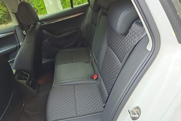 Used Skoda Octavia 2018 Station Wagon TSI230 DSG Luxury Edition Left Rear Seat
