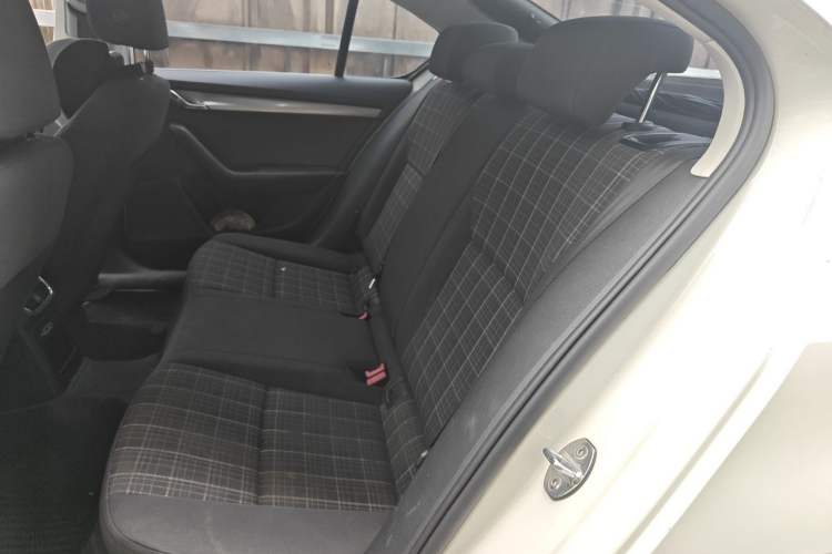 Used Skoda Octavia 2018 TSI230 DSG Comfort Edition Left Rear Seat