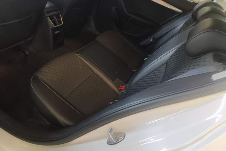 Used Skoda Octavia 2018 1.6L Automatic Luxury Edition Left Rear Seat
