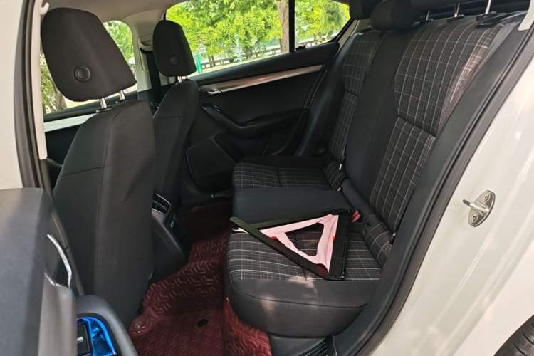 Used Skoda Octavia 2018 1.6L Automatic Comfort Edition Left Rear Seat