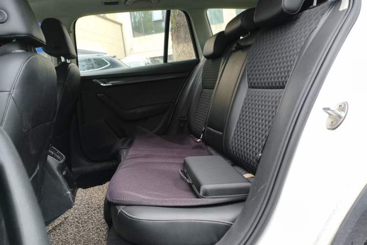 Used Skoda Octavia 2018 Station Wagon TSI280 DSG Luxury Edition Left Rear Seat