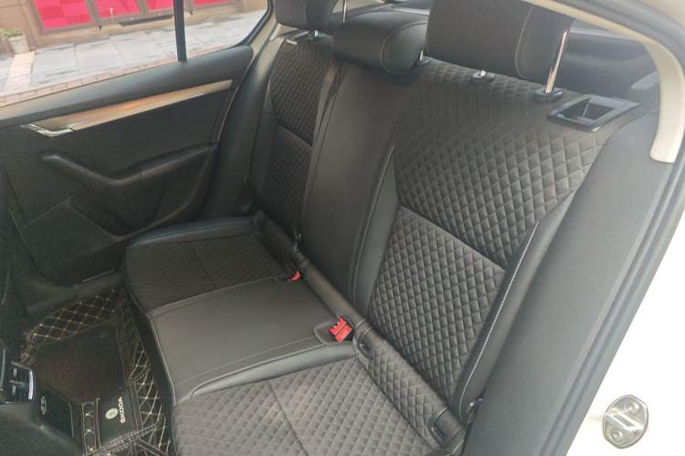 Used Skoda Octavia 2018 TSI230 DSG Comfort Edition Left Rear Seat