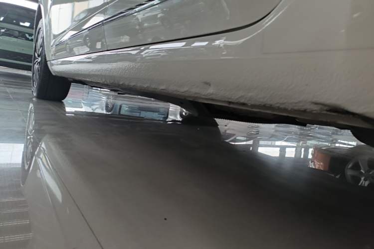 Used Skoda Octavia 2018 TSI230 DSG Luxury Edition Left Side Sill