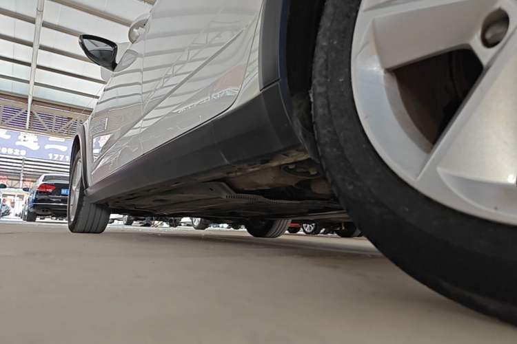 Used Skoda Octavia 2018 Station Wagon TSI230 DSG Comfort Edition Left Side Sill