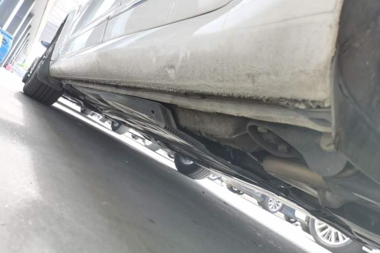 Used Skoda Octavia 2018 1.6L Automatic Luxury Edition Left Side Sill