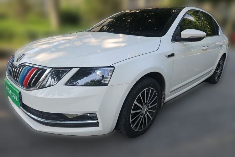 Used Skoda Octavia 2018 TSI230 DSG Luxury Edition Guazi used car, China used car export, Used car for sale, Used  cars, Cheapest cars for sale