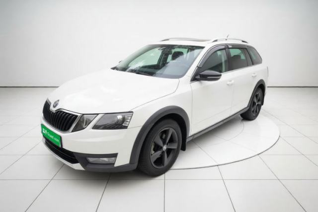 Skoda Octavia 2018 Station Wagon TSI230 DSG Comfort Edition usata
