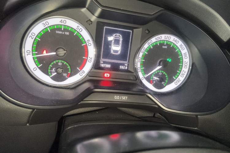 Used Skoda Octavia 2018 1.6L Automatic Luxury Edition Odometer Close Up