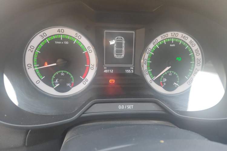 Used Skoda Octavia 2018 1.6L Automatic Luxury Edition Odometer Close Up