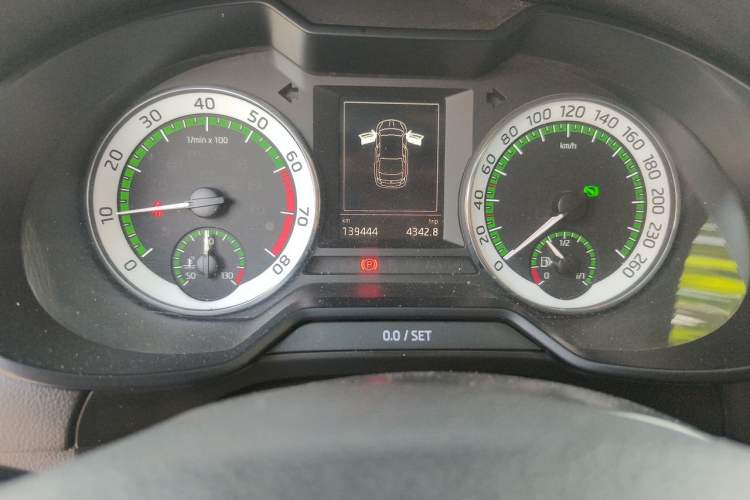 Used Skoda Octavia 2018 1.6L Automatic Luxury Edition Odometer Close Up