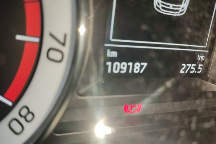 Used Skoda Octavia 2018 TSI230 DSG Luxury Edition Odometer Close Up