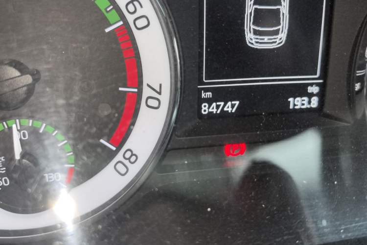 Used Skoda Octavia 2018 TSI230 DSG Luxury Edition Odometer Close Up