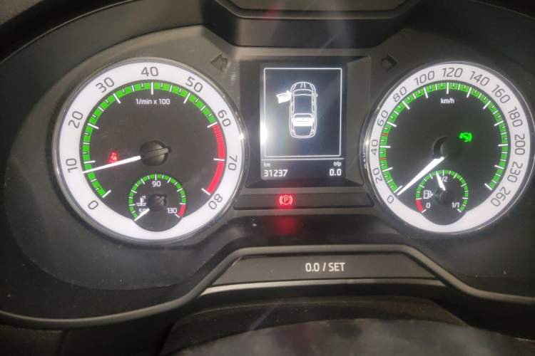Used Skoda Octavia 2018 TSI230 DSG Luxury Edition Odometer Close Up