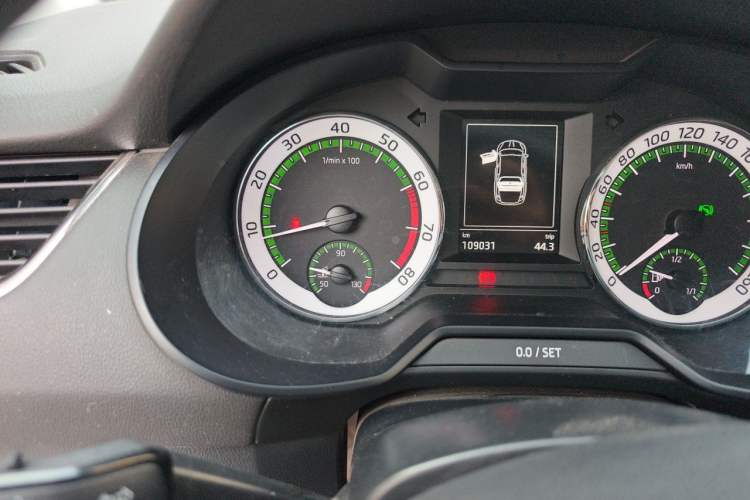 Used Skoda Octavia 2018 TSI230 DSG Luxury Edition Odometer Close Up