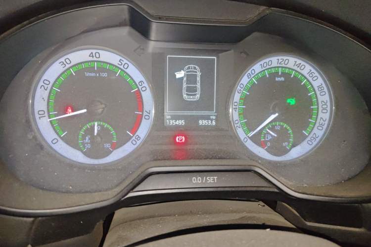 Used Skoda Octavia 2018 TSI230 DSG Luxury Edition Odometer Close Up