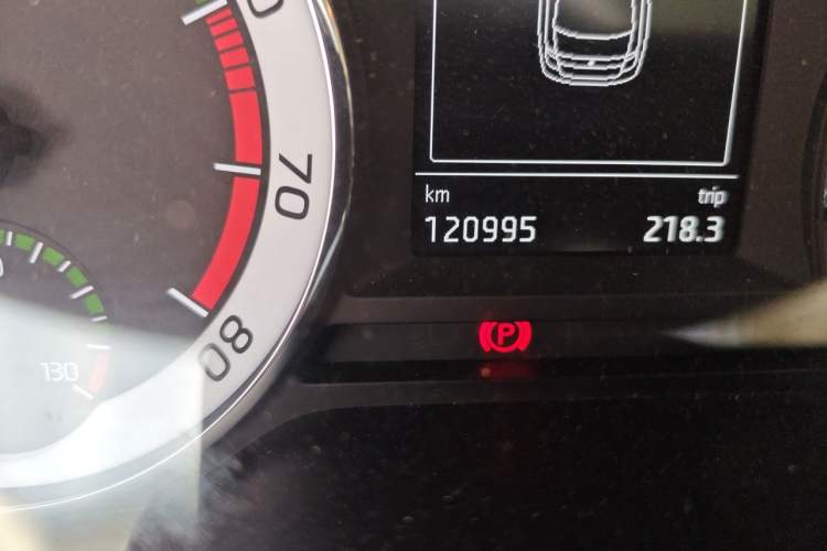 Used Skoda Octavia 2018 TSI230 DSG Luxury Edition Odometer Close Up