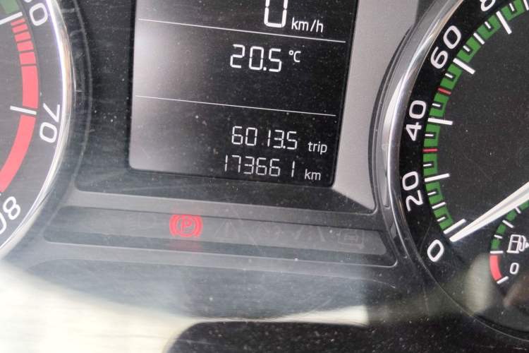 Used Skoda Octavia 2018 TSI230 DSG Comfort Edition Odometer Close Up