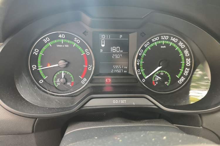 Used Skoda Octavia 2018 TSI230 DSG Comfort Edition Odometer Close Up