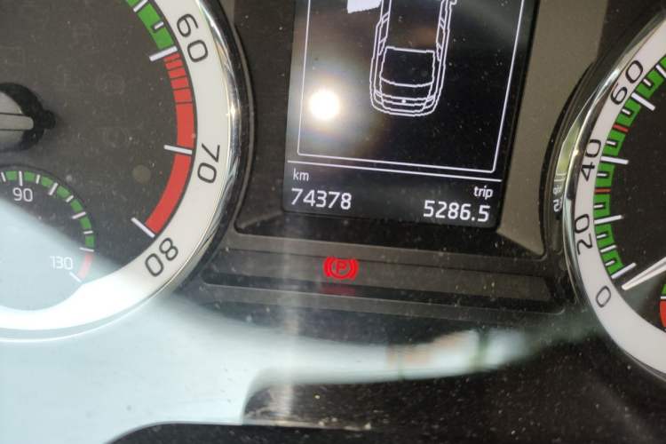 Used Skoda Octavia 2018 TSI280 DSG Flagship Edition Odometer Close Up