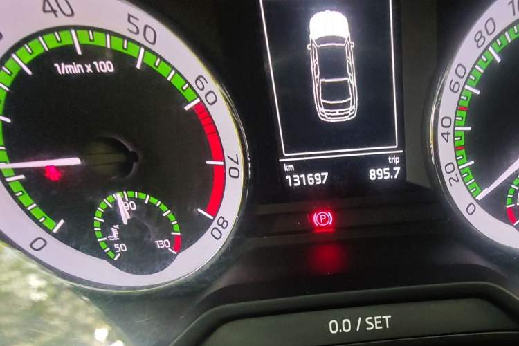 Used Skoda Octavia 2018 TSI230 DSG Comfort Edition Odometer Close Up
