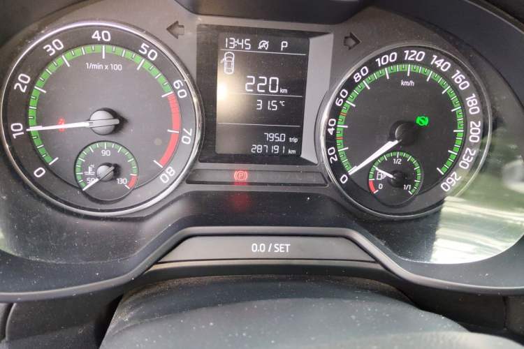 Used Skoda Octavia 2018 TSI230 DSG Comfort Edition Odometer Close Up