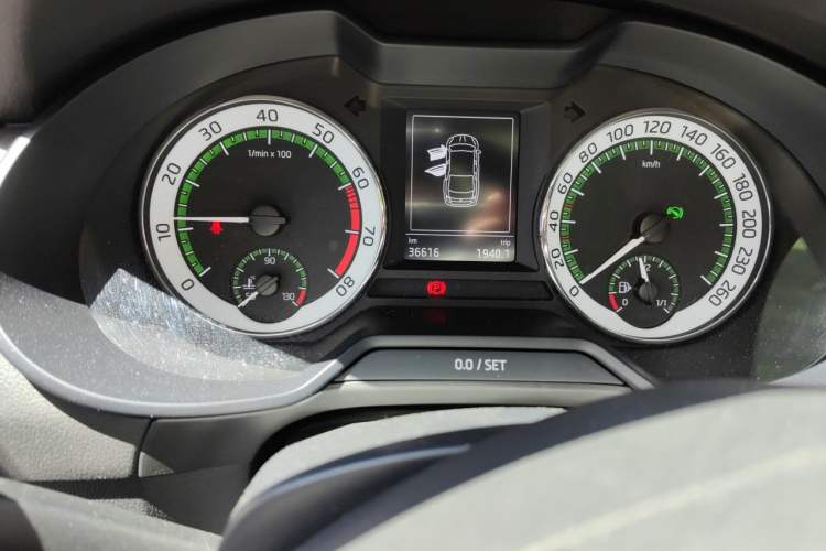 Used Skoda Octavia 2018 TSI280 DSG Luxury Edition Odometer Close Up
