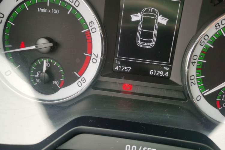 Used Skoda Octavia 2018 TSI230 DSG Luxury Edition Odometer Close Up