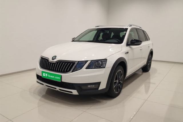 Skoda Octavia 2018 Station Wagon TSI230 DSG Luxury Edition usado