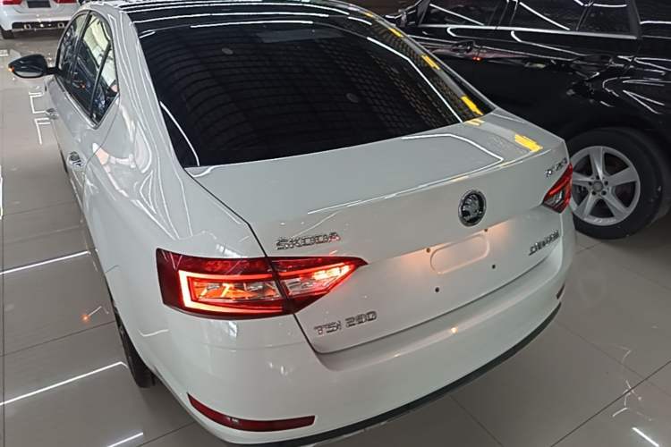 Used Skoda Octavia 2018 TSI280 DSG Flagship Edition Rear
